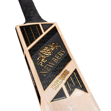 Newbery Navarone Grade 4 Junior Cricket Bat