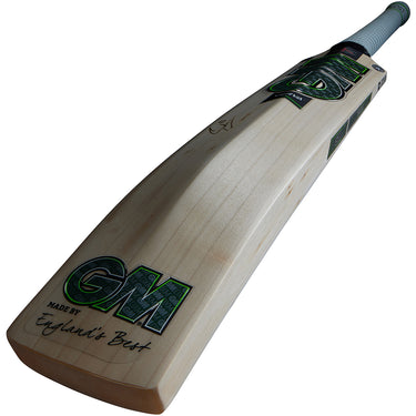 Gunn & Moore Saim Ayub 404 Cricket Bat